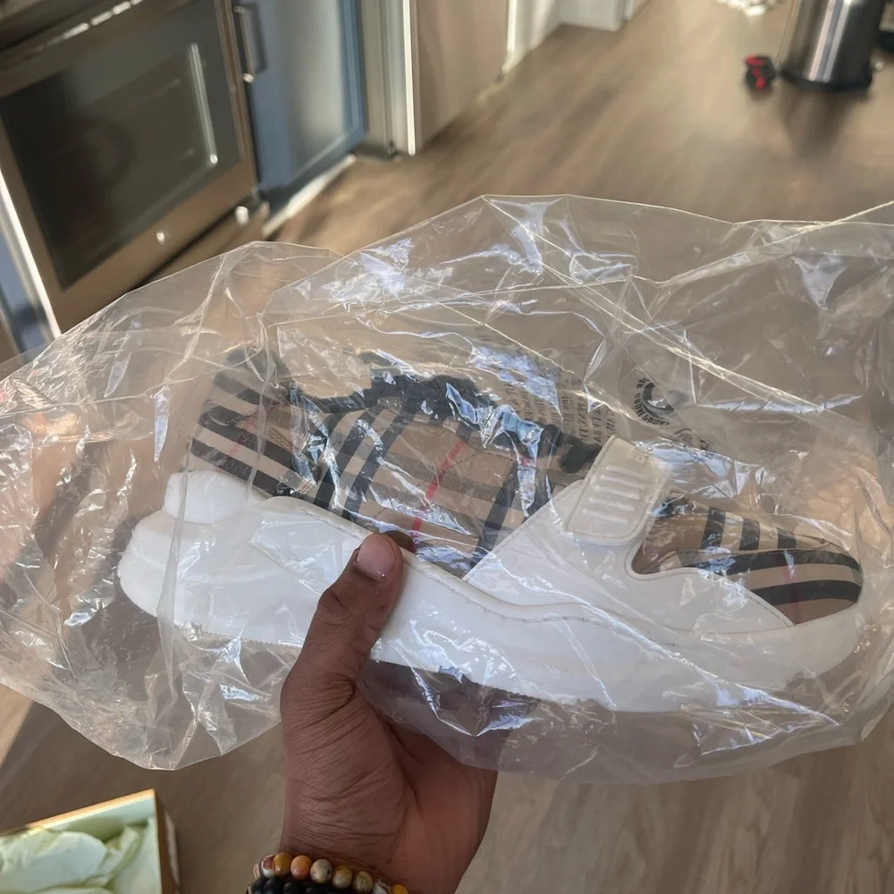 Burberry Men Trainers Size 45 - Picture 3 of 7